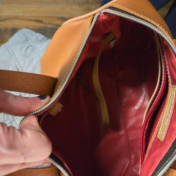 Dooney & Bourke Saddle Pebble Satchel – Chic Everyday Classic - Picture 6 of 9